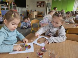 Krasnale w wielkanocnym nastroju (5)