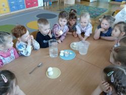 Krasnale w wielkanocnym nastroju (2)