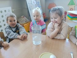 Krasnale w wielkanocnym nastroju (3)