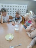 Krasnale w wielkanocnym nastroju (4)