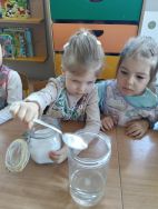 Krasnale w wielkanocnym nastroju (9)