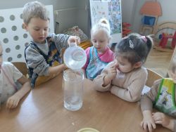 Krasnale w wielkanocnym nastroju (7)