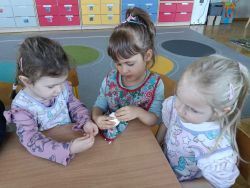 Krasnale w wielkanocnym nastroju (16)