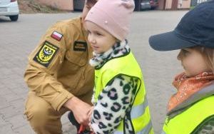 Smerfy na wycieczce w Straży Pożarnej (10)