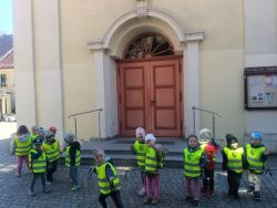 Krasnale zwiedzają Oleśnicę (5)