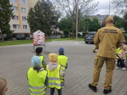 Krasnale z wizytą i strażaków (8)