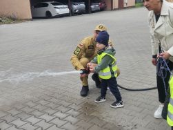 Krasnale z wizytą i strażaków (13)