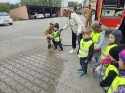 Krasnale z wizytą i strażaków (2)