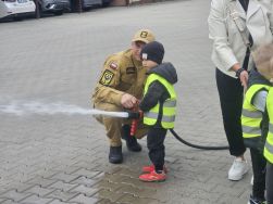 Krasnale z wizytą i strażaków (12)