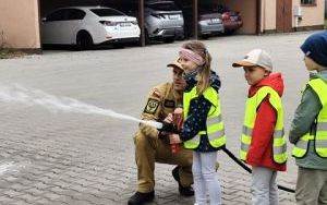 Słoneczka poznają zawód strażaka i Straż Pożarną (6)