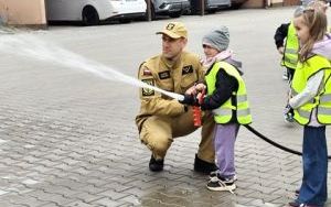 Słoneczka poznają zawód strażaka i Straż Pożarną (3)