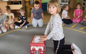 Słoneczka poznają zawód strażaka i Straż Pożarną (4)