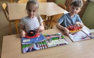 Słoneczka poznają zawód strażaka i Straż Pożarną (12)