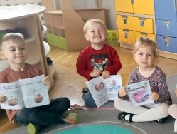 Krasnale w świecie książek (7)