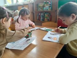 Krasnale w świecie książek (11)