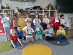 Krasnale w świecie książek (16)