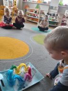 Krasnale w świecie książek (2)