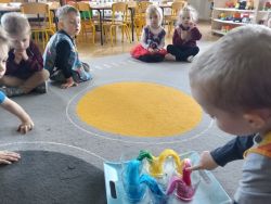 Krasnale w świecie książek (6)