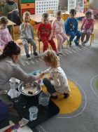 Krasnale w świecie książek (14)