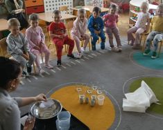 Krasnale w świecie książek (17)
