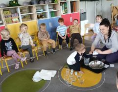 Krasnale w świecie książek (20)