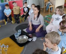 Krasnale w świecie książek (10)