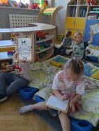 Krasnale poznają pracowite owady (3)