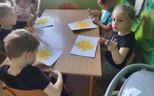 Słoneczka żegnają przedszkole, a witają szkołę (7)