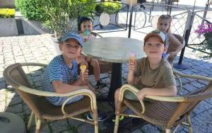 Słoneczka żegnają przedszkole, a witają szkołę (2)