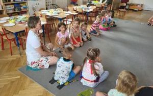 Słoneczka biorą udział w warsztatach kulinarnych (2)