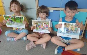 Bezpieczne wakacje - zakończenie roku w grupie „Smerfy” (10)