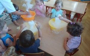 Warsztaty chemiczne w grupie Smerfy  (2)