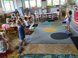 Krasnale na bosaka (7)