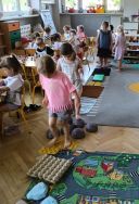 Krasnale na bosaka (12)