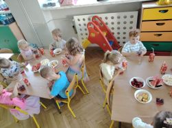 Impreza na zakończenie roku w grupie Krasnale (3)