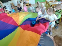 Impreza na zakończenie roku w grupie Krasnale (8)