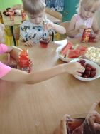 Impreza na zakończenie roku w grupie Krasnale (10)