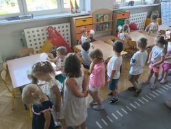 Krasnale na warsztatach chemicznych (8)