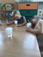 Krasnale na warsztatach chemicznych (18)