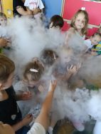 Krasnale na warsztatach chemicznych (5)