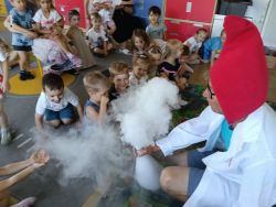 Krasnale na warsztatach chemicznych (12)