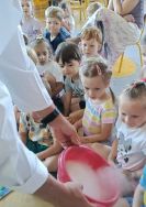 Krasnale na warsztatach chemicznych (7)