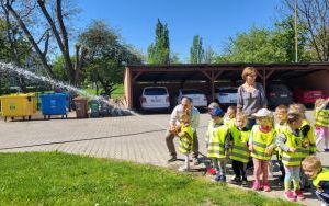 Krasnale w roli strażaków (18)