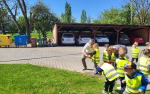 Krasnale w roli strażaków (4)