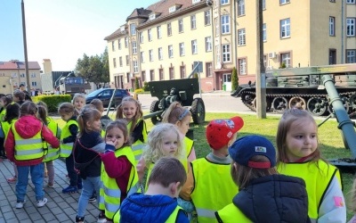 Misie na wycieczce do Jednostki Wojskowej  (4)