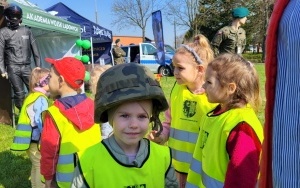 Misie na wycieczce do Jednostki Wojskowej  (3)