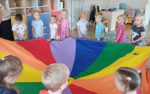 Pierwsze dni w przedszkolu dzieci z grupy Krasnale. (7)