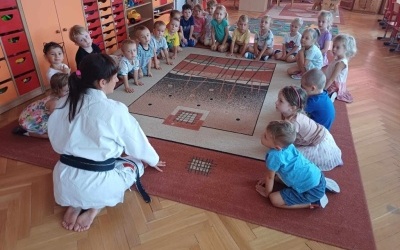 Zajęcia ruchowe z elementami karate - Misie (11)