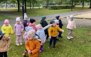 Jesienne spotkanie z wiewiórką- Smerfy (9)