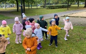 Jesienne spotkanie z wiewiórką- Smerfy (10)